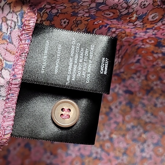 Sanctuary Floral Button Down Shirt Size Medium - Picture 8 of 8